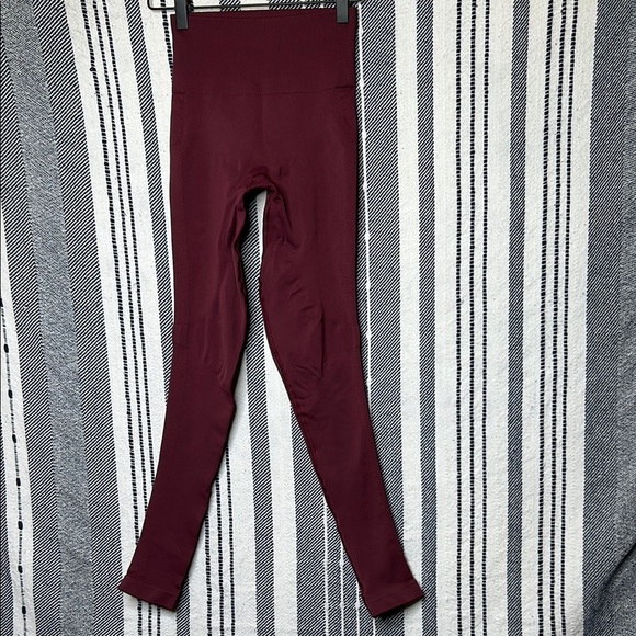 Lululemon Zone In Tight - Picture 2 of 8